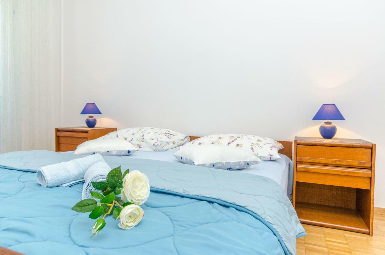 Apartments And Room Sun & Sea Podgora Exterior photo